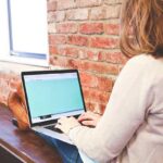 Naye Earbuds 2025: Ekdum Zabardast Wireless Audio ka Scene!